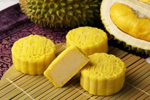 Thơm nức mũi món bánh trung thu sầu riêng 