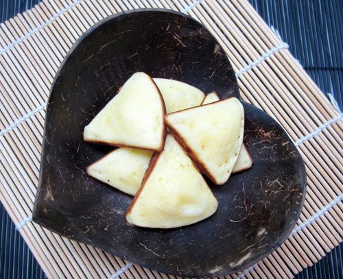 Tưởng không ngon mà ngon không tưởng món bánh bông lan tam giác
