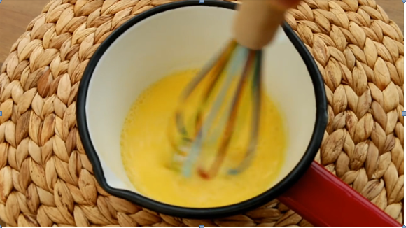 Bánh flan sữa mẹ cho bé yêu tập ăn dặm thơm ngon dưỡng chất