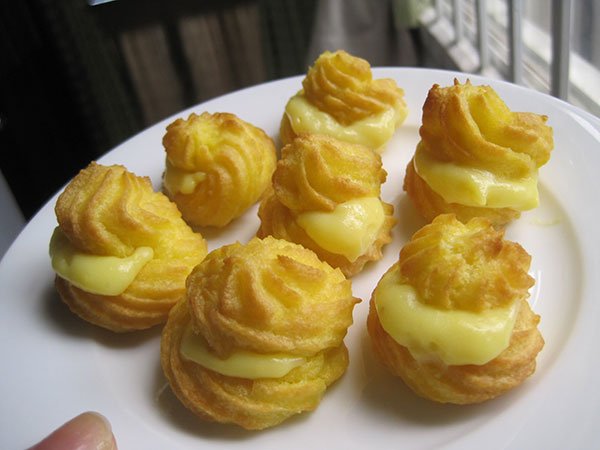 Ngòn ngon món bánh su kem phô mai nhìn là "ưá nước miếng"
