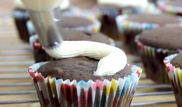 Tuyệt chiêu làm bánh cupcake cà phê ngon đúng điệu