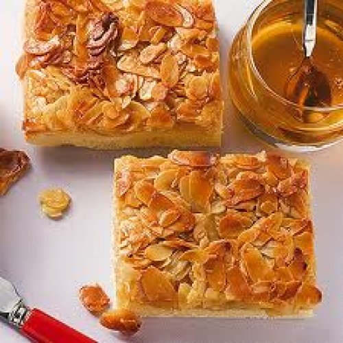 Khám phá công thức độc quyền làm món bánh bông lan hạnh nhân