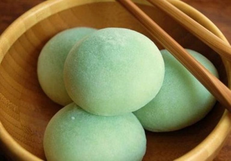 Khó cưỡng món bánh bao trà xanh thơm nức mũi