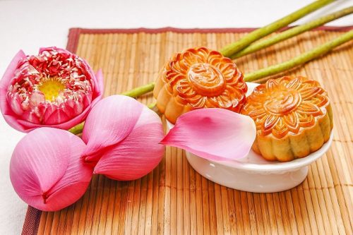 Bánh trung thu truyền thống với bánh nướng khác nhau ở đâu?