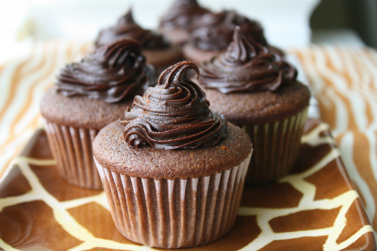 Ngon lịm tim với công thức bông lan chocolate siêu đơn giản