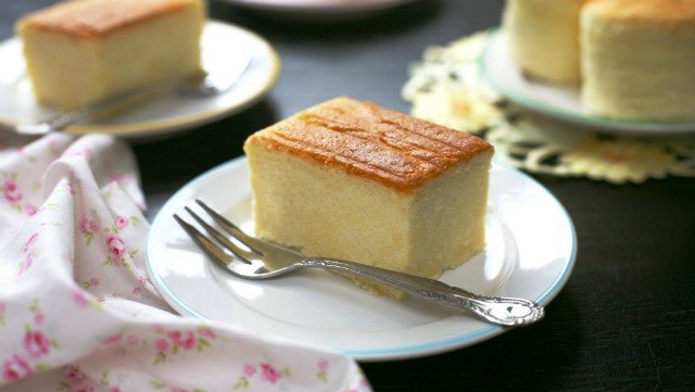 Đơn giản món bánh bông lan Nhật Bản ai cũng làm được