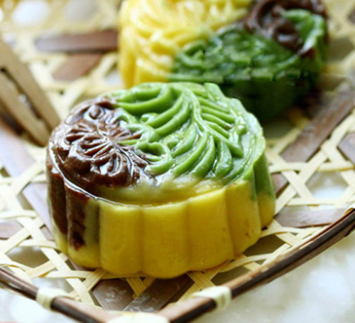 Độc đáo bánh trung thu ba màu nhân đậu đảo trứng muối