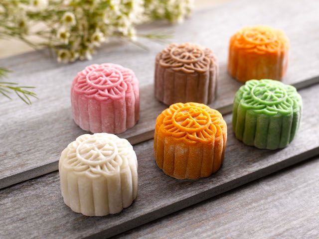 Mãn nhãn với bánh trung thu nhiều màu sắc dành cho các bé