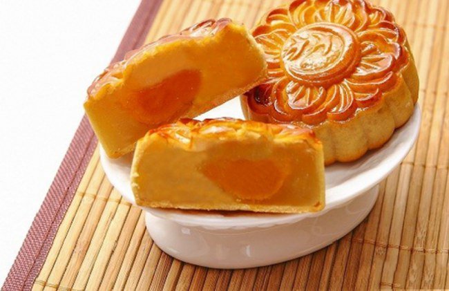 Mách bạn công thức làm bánh trung thu nhân trứng muối bất bại