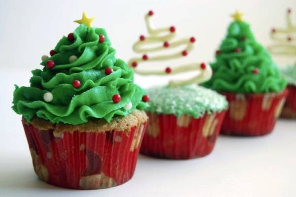 Tự trang trí bánh cupcake Giáng sinh cực bắt mắt