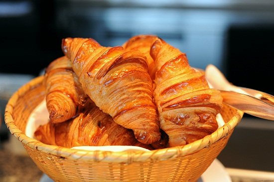 Hướng dẫn làm bánh sừng bò chuẩn Pháp siêu ngon