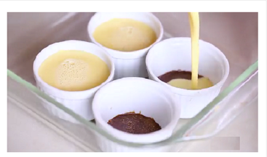 Hấp kem flan bằng nồi cơm điện đơn giản tại nhà