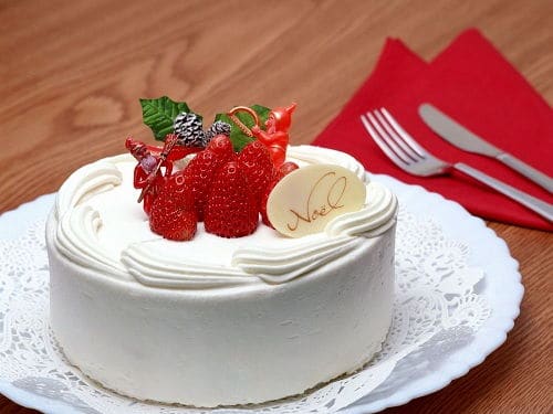 Sử dụng lò vi sóng làm bánh kem một cách đơn giản