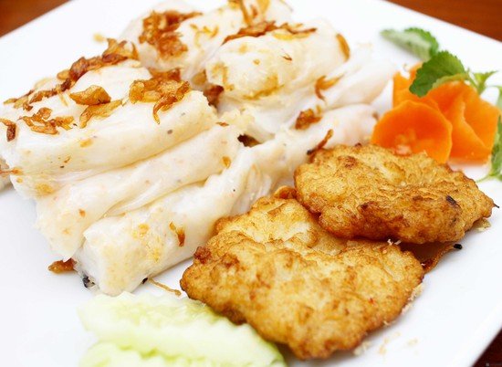 Làm bánh cuốn chả mực không thể làm khó bạn với công thức đơn giản