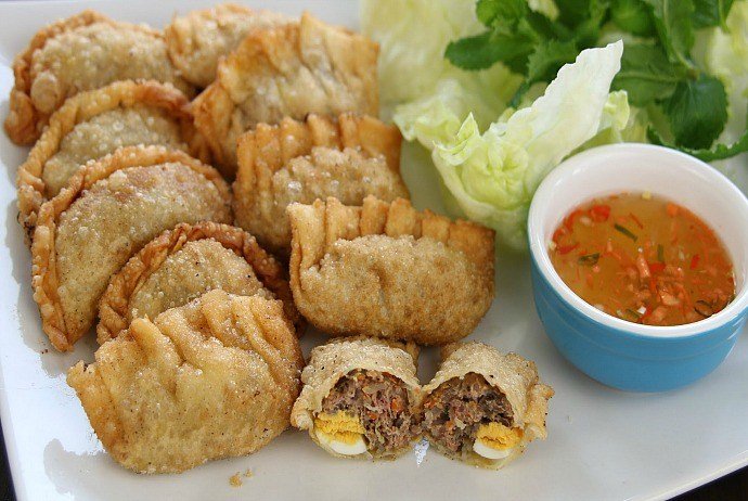 Từ A-Z các bước làm bánh gối chiên vàng giòn rụm