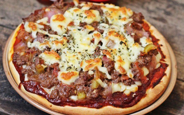 Bí quyết làm pizza thịt bò thơm ngon mê ly
