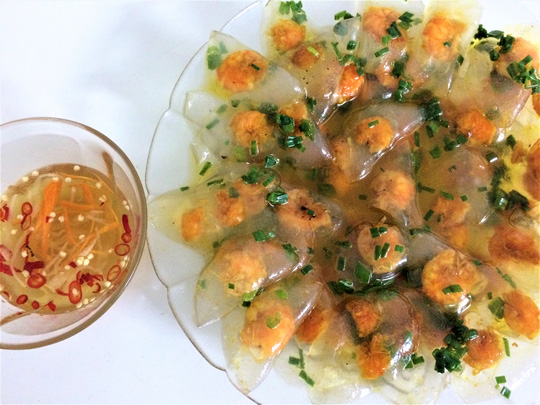 Mách bạn cách làm bánh bột lọc bằng muỗng dễ ợt