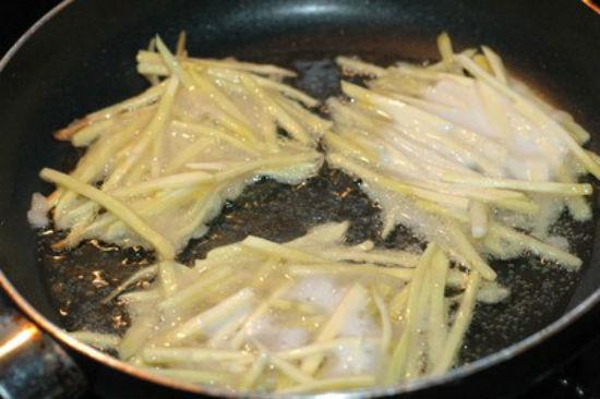Cực dễ cách làm bánh khoai sợi chiên cho món bánh xế chiều