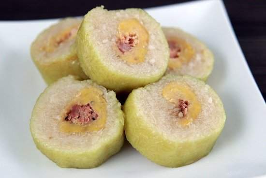 Học ngay cách làm bánh tét nhân đậu xanh đón Tết