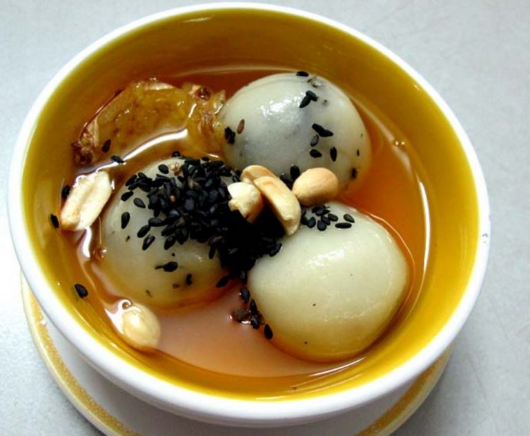 Công thức làm bánh trôi nước nhân mè đen ngon tuyệt cú mèo
