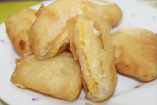 Học ngay công thức làm bánh gối nhân sầu riêng thơm béo ngậy