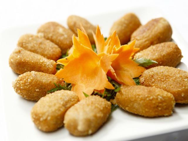 Chỉ dẫn cách làm bánh khoai môn chiên xù tại nhà ăn cực đã