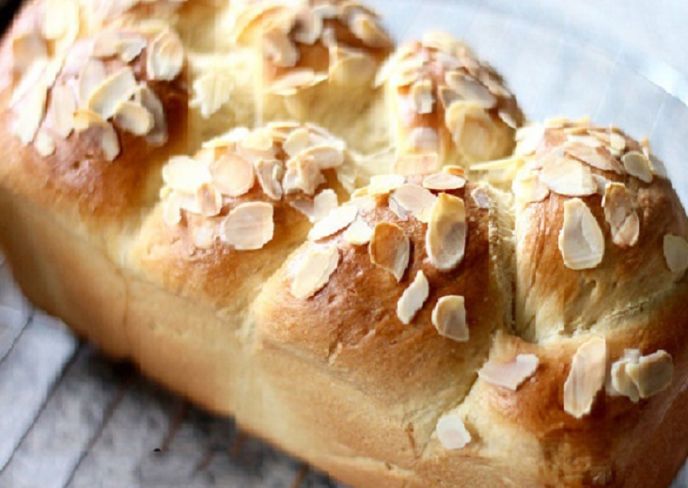Hướng Dẫn Cách Làm Bánh Mì Hoa Cúc Với Bơ, Bột Mì Và Trứng Gà Ngon Ngây Ngất