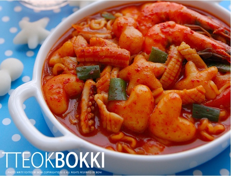 Bất ngờ công thức bánh gạo cay hải sản nấu trong nháy mắt