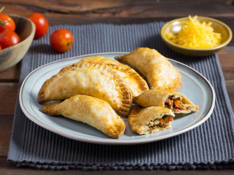 Cách làm bánh gối nhân rau củ cho người ăn chay